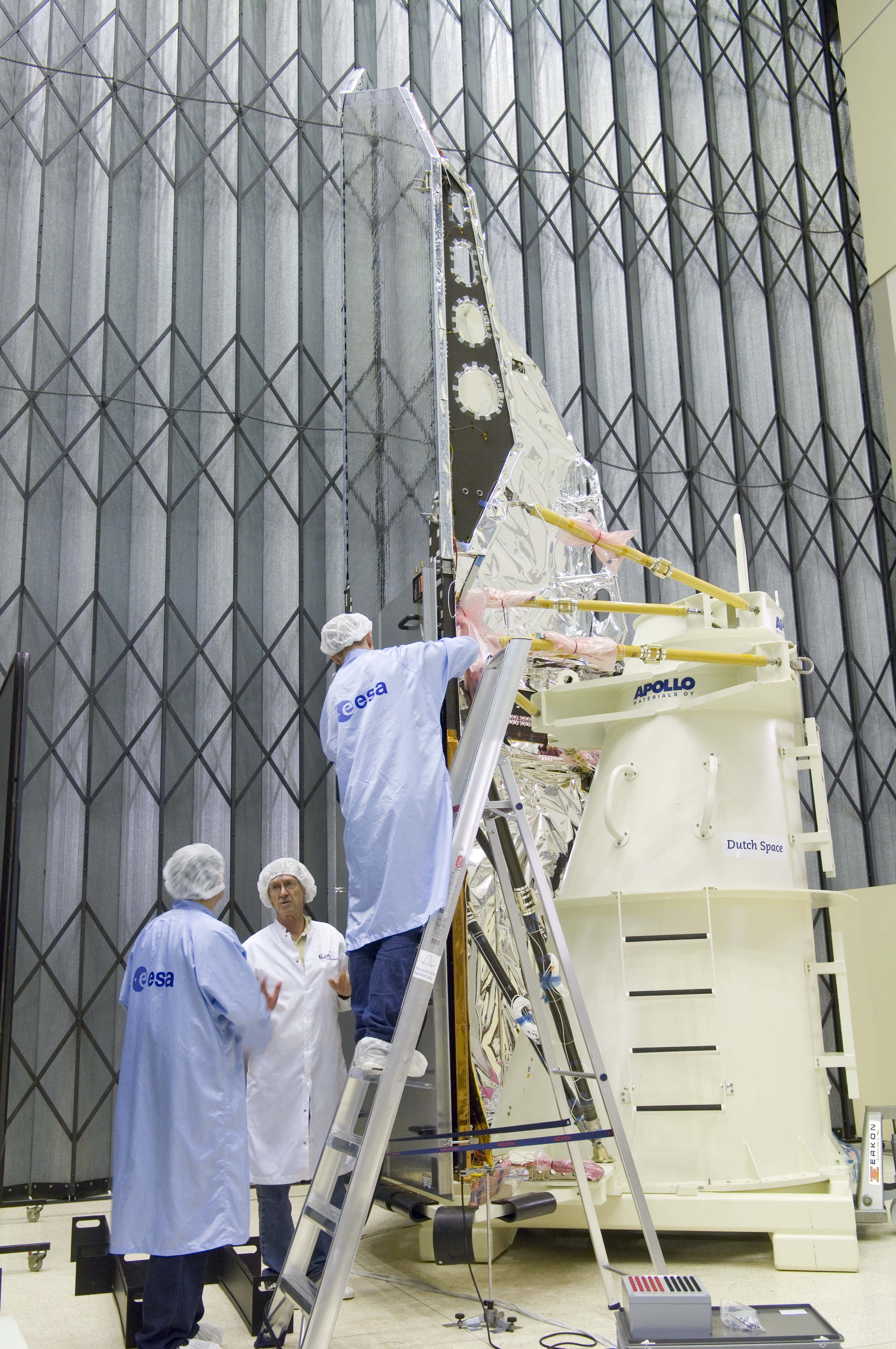 Herschel solar array flashertests Herschel solar array flashertests