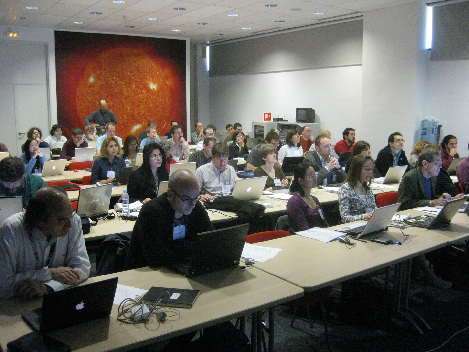 Herschel 'hands-on' data processing workshops Herschel 'hands-on' data processing workshops