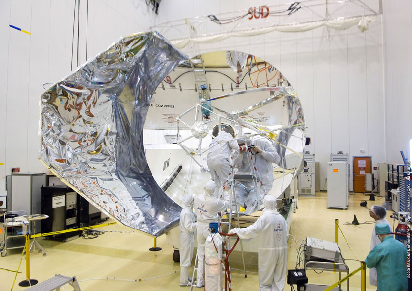 Herschel telescope under cleaning process at the Spaceport