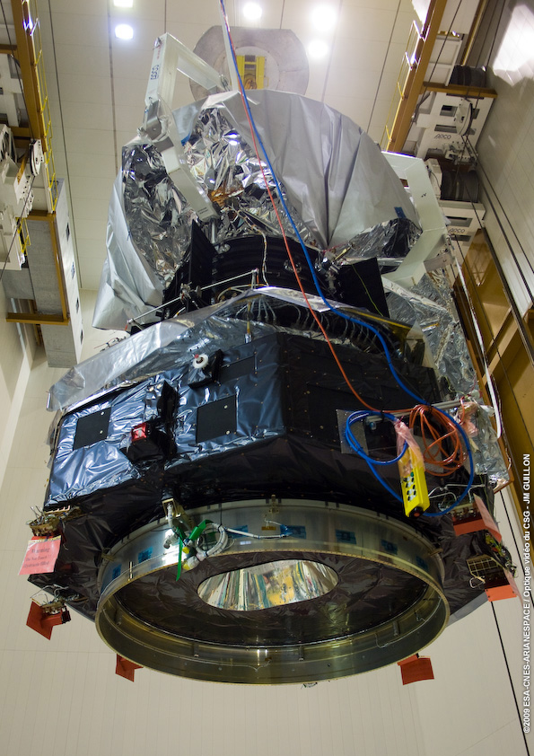 Herschel spacecraft integrated onto the Ariane 5 ECA launcher