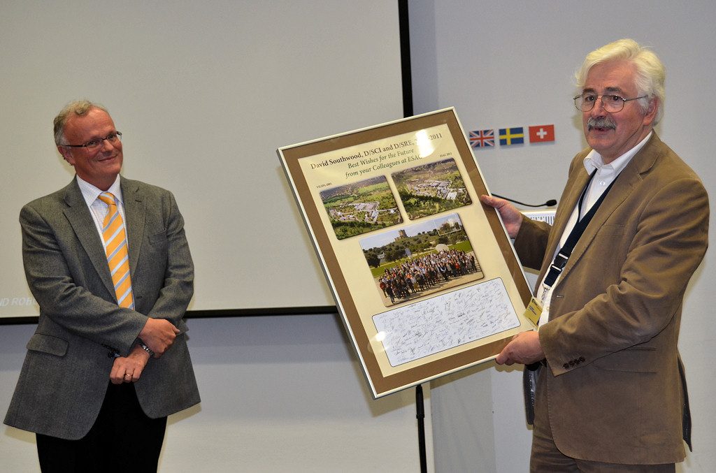 Herschel and Planck teams recognition plaque unveiling and Prof. David Southwood's Farewell events at ESAC Herschel and Planck teams recognition plaque unveiling and Prof. David Southwood's Farewell events at ESAC