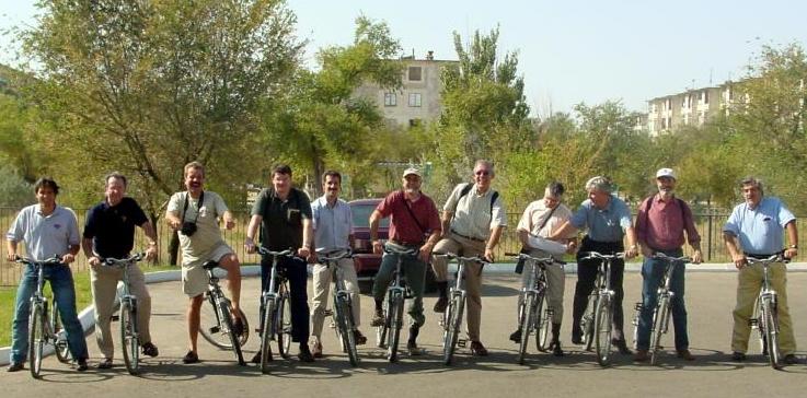 INTEGRAL scientists/cyclists in Baikonur (Kazachstan) in 2002...